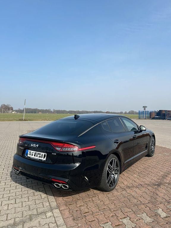 Gebraucht Kia Stinger GT 366 PS (269 kW) 2023 Schwarz Kleinwagen