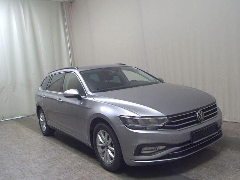 Gebraucht VW Passat Business 150 PS (110 kW) 2021 Silber Kombi