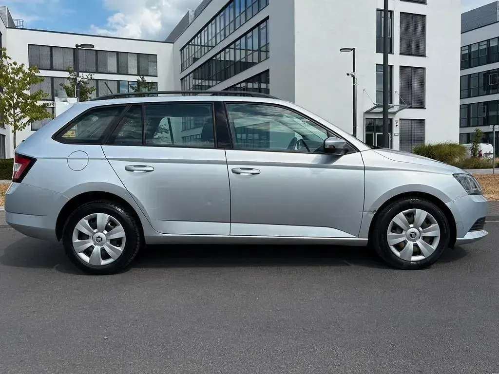 Gebraucht Skoda Fabia Ambition 90 PS (66 kW) 2017 Silber Kombi