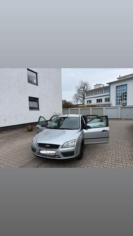 Gebraucht Ford Focus 101 PS (74 kW) 2006 Silber Limousine