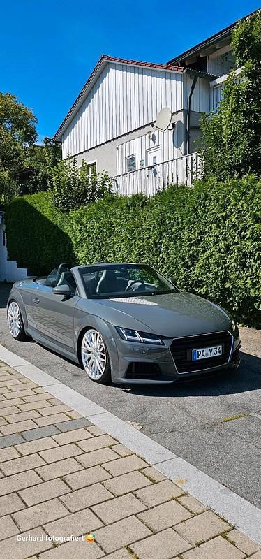 Grau Gebraucht 2015 Audi TT Roadster S-Line Cabrio | 25.899 € (Fairer Preis) - Bild 1/4