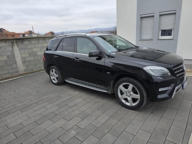 Gebraucht Mercedes ML350 258 PS (189 kW) 2012 Schwarz SUV