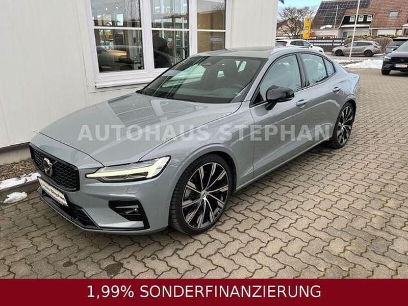 Grau Gebraucht 2023 Volvo S60 Ultimate Limousine | 41.890 € (Teuer) - Bild 1/4