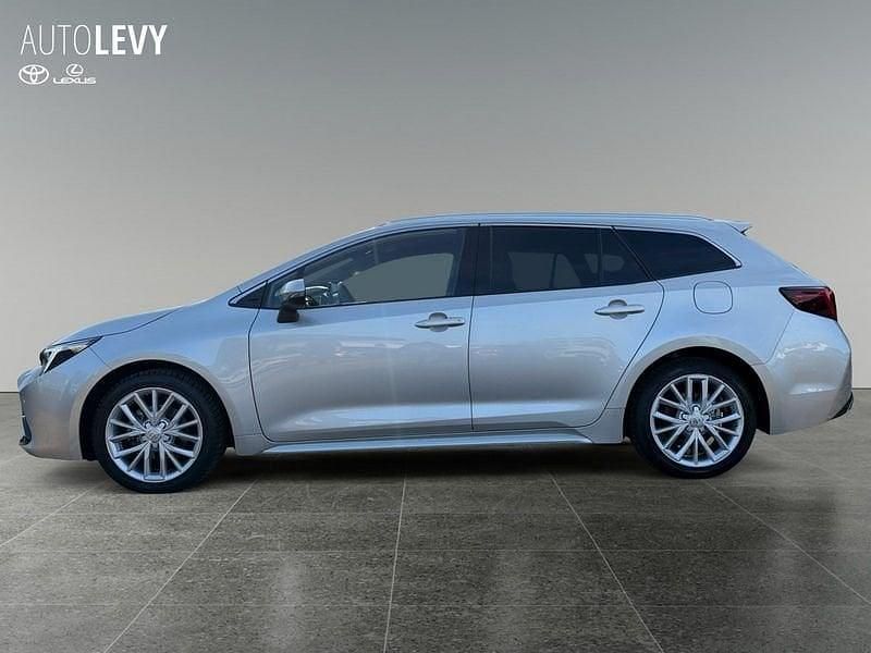 Gebraucht Toyota Corolla Team 140 PS (102 kW) 2024 Silber Kombi