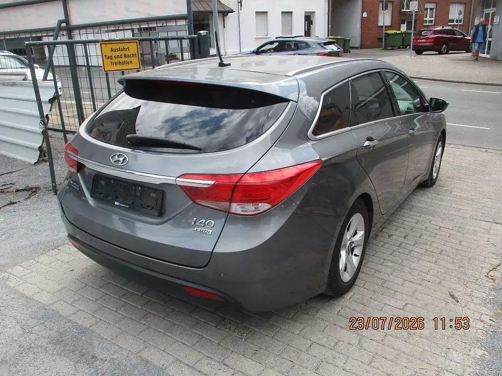 Gebraucht Hyundai i40 Style 136 PS (100 kW) 2012 Grau Kombi