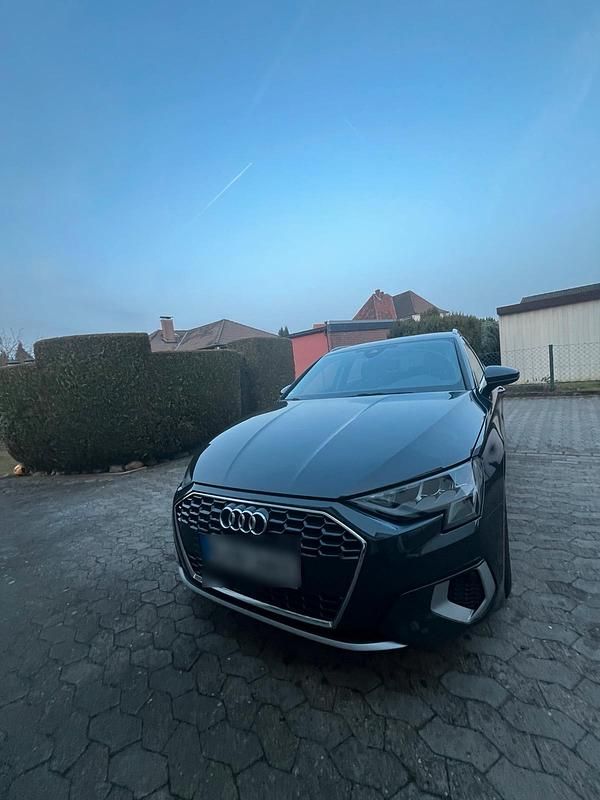 Gebraucht Audi A3 Sportback 116 PS (85 kW) 2022 Grau Kleinwagen