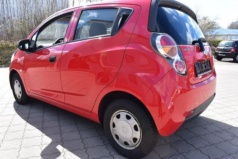 Gebraucht Chevrolet Spark 68 PS (50 kW) 2012 Rot Kleinwagen