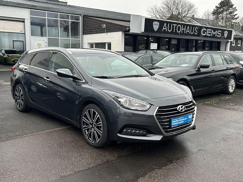 Gebraucht Hyundai i40 Style 141 PS (103 kW) 2017 Grau Kombi