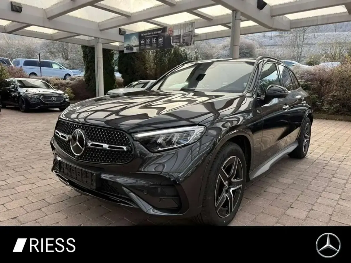 Gebraucht Mercedes GLC220 AMG 197 PS (144 kW) 2025 Grau SUV