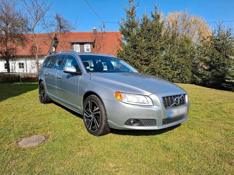 Second-hand Volvo V70 180 CP (132 kW) 2012 Argintiu Break