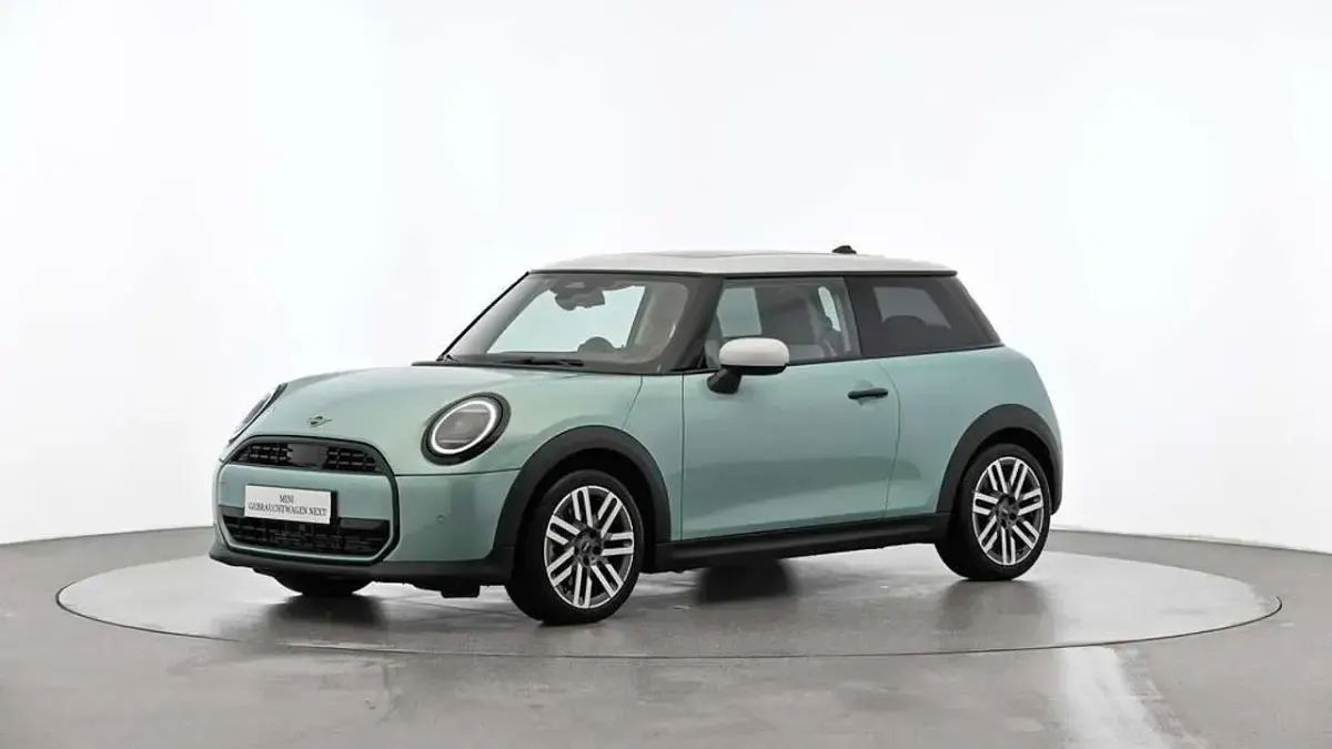 Używany Mini Cooper Classic 156 KM (114 kW) 2024 Zielony Hatchback