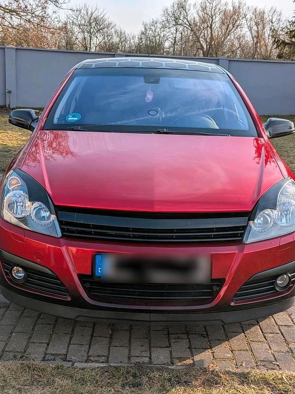 Gebraucht Opel Astra 140 PS (102 kW) 2006 Andere farben Limousine