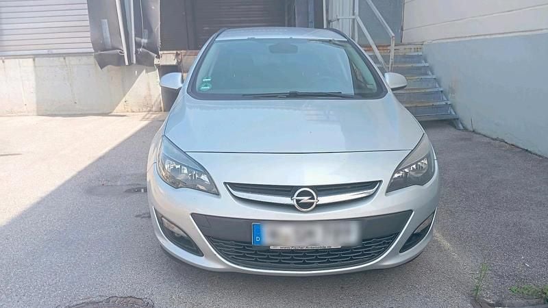 Silber Gebraucht 2016 Opel Astra Kombi | 5.800 € (Superpreis) - Bild 1/4