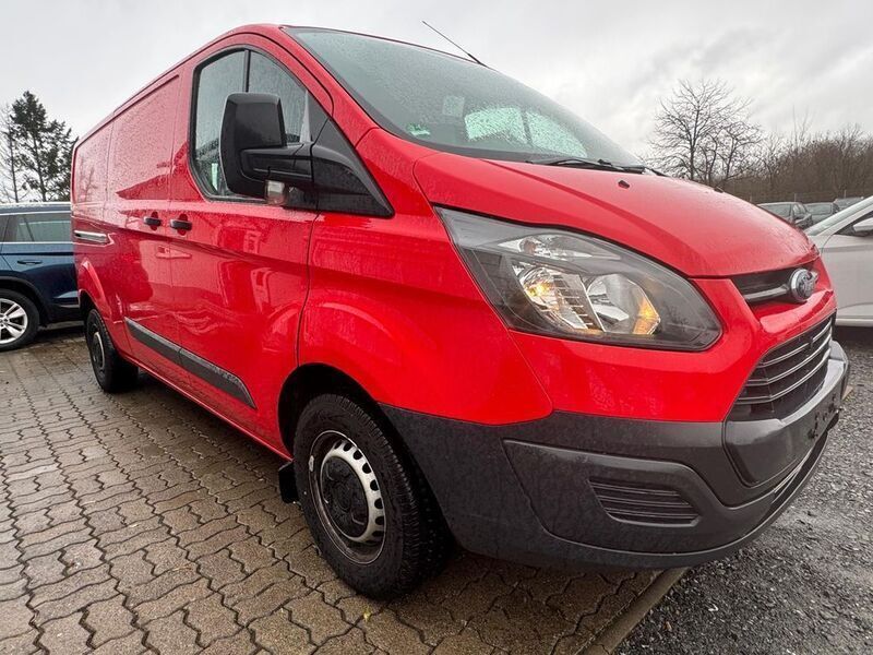 Rot Gebraucht 2017 Ford Transit Custom Van / Kleinbus | 6.399 € (Guter Preis) - Bild 1/4