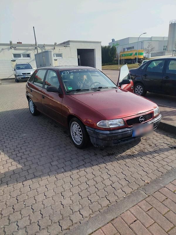 Gebraucht Opel Astra 75 PS (55 kW) 1995 Rot Kleinwagen