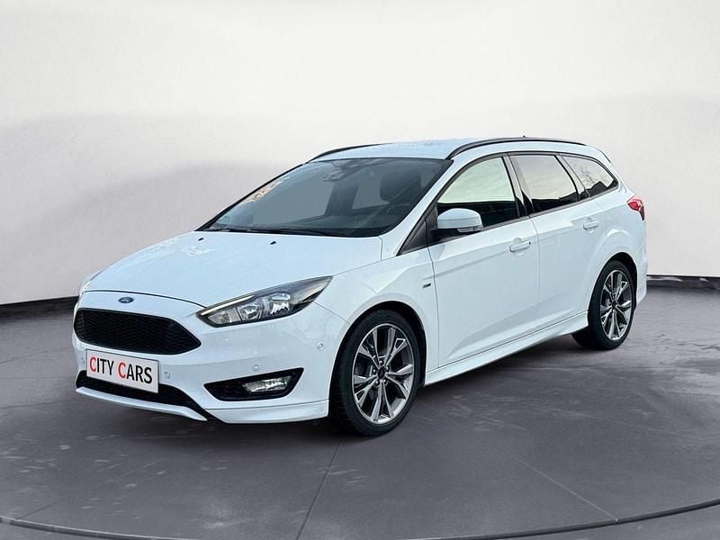Weiß Gebraucht 2018 Ford Focus ST-Line Kombi | 10.990 € (Superpreis) - Bild 1/4