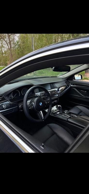 Gebraucht BMW 530 258 PS (189 kW) 2011 Blau Limousine