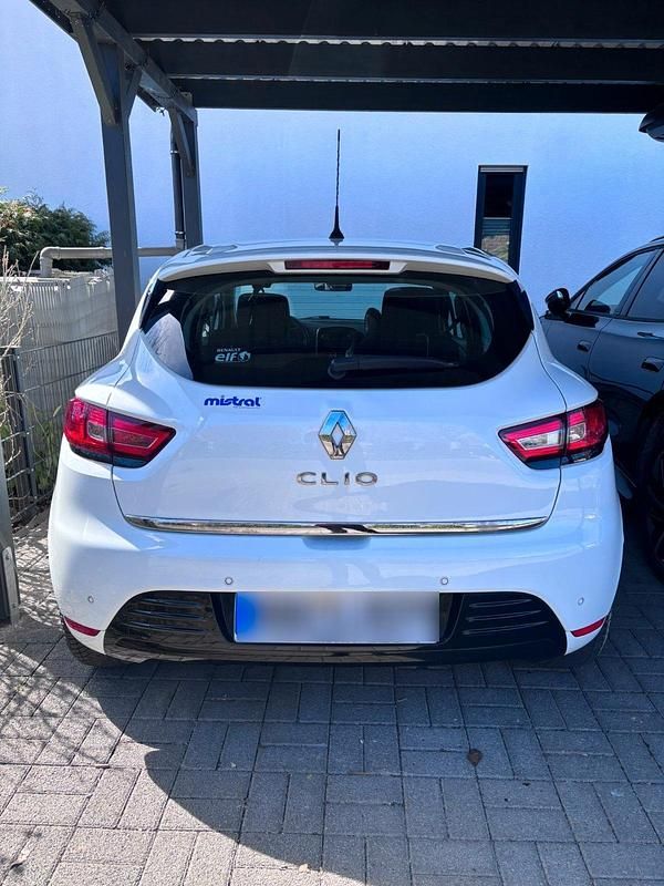 Gebraucht Renault Clio IV 72 PS (52 kW) 2018 Weiß Kleinwagen