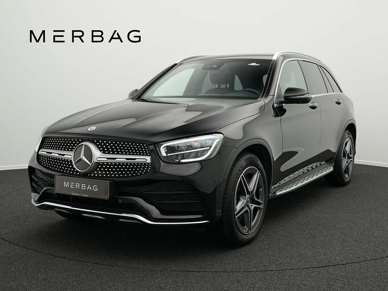 Schwarz Gebraucht 2021 Mercedes GLC300 AMG line SUV | 39.990 € (Fairer Preis) - Bild 1/4