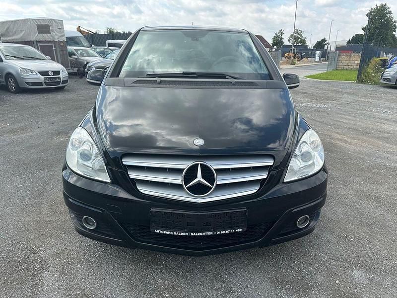 Gebraucht Mercedes B180 109 PS (80 kW) 2010 Schwarz Van / Kleinbus