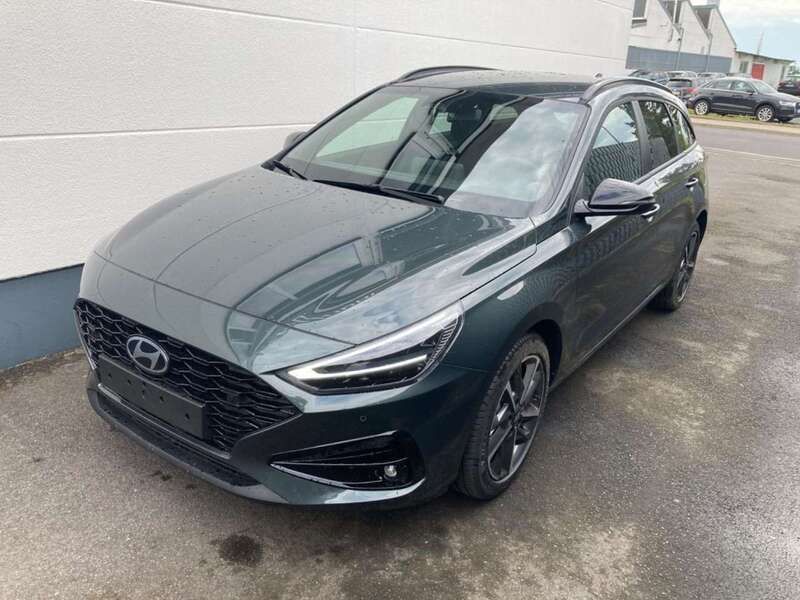 Cypress green Neu 2024 Hyundai i30 Advantage Kombi | 26.990 € (Etwas zu teuer) - Bild 1/4