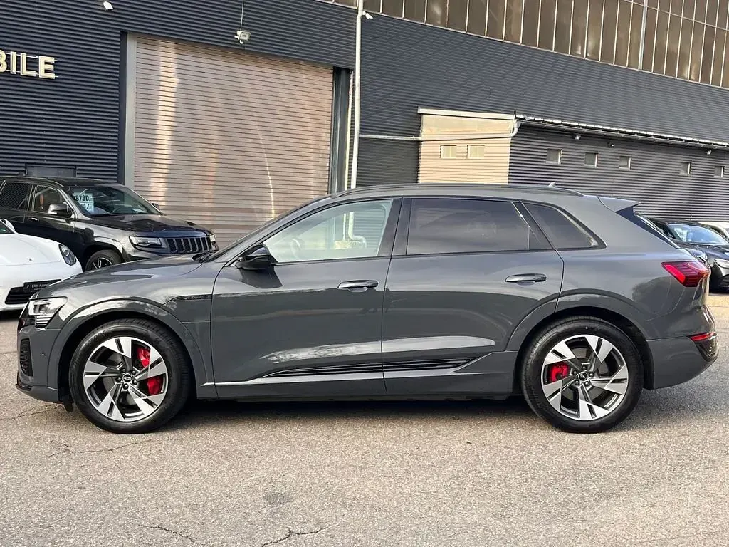 Usata Audi Q8 e-tron S-Line 250 kW (340 CV) 2024 Grigio SUV