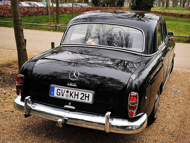 Gebraucht Mercedes 190 80 PS (58 kW) 1961 Schwarz Limousine
