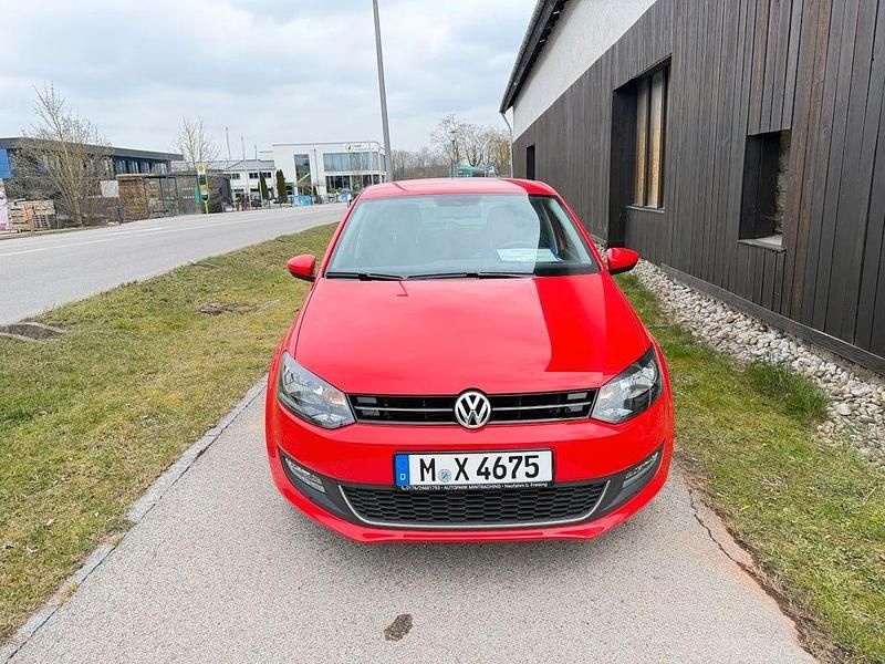 Gebraucht VW Polo Life 90 PS (66 kW) 2014 Rot Limousine