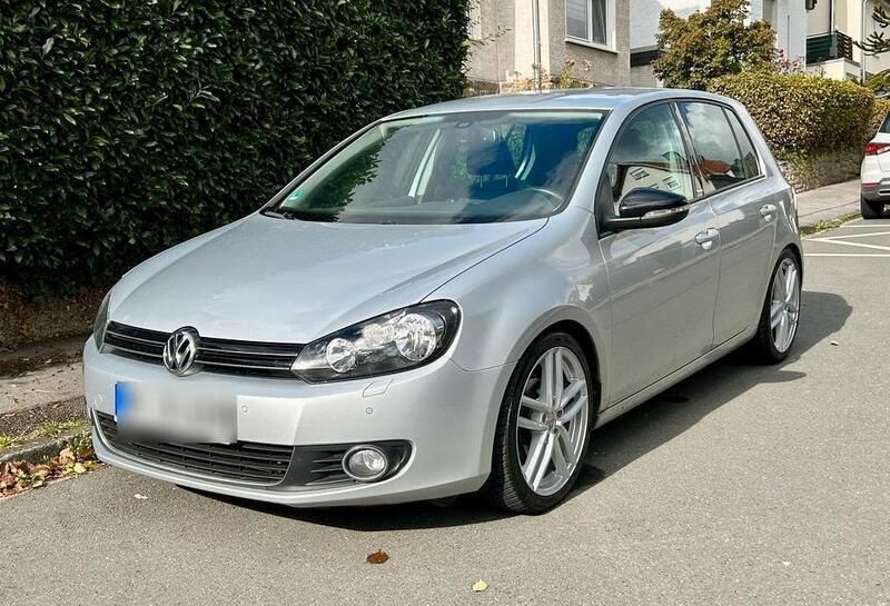 Silber Gebraucht 2011 VW Golf VI Style Limousine | 9.500 € (Teuer) - Bild 1/4