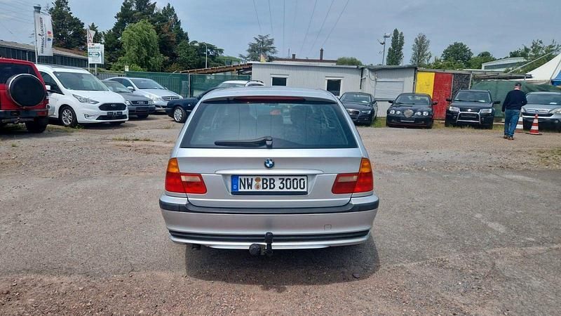 Gebraucht BMW 318 116 PS (85 kW) 2005 Silber Kombi