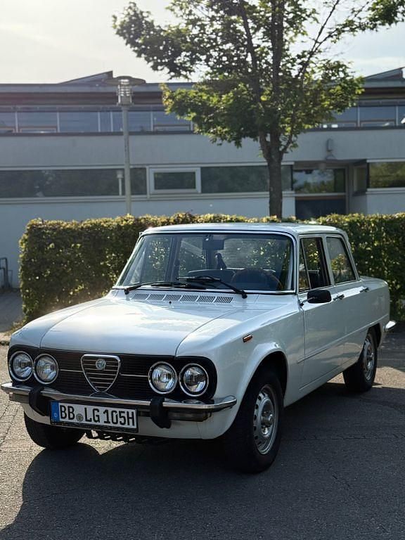Weiß Gebraucht 1975 Alfa Romeo Giulia Super Limousine | 10.200 € - Bild 1/4