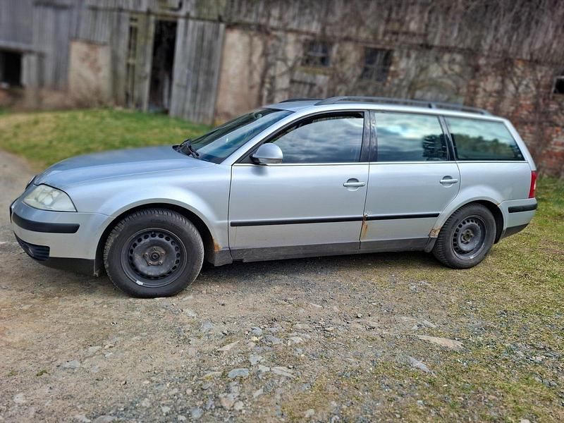Second-hand VW Passat 130 CP (95 kW) 2004 Argintiu Break