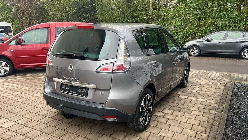 Gebraucht Renault Scénic III Bose Edition 131 PS (96 kW) 2016 Grau Van / Kleinbus