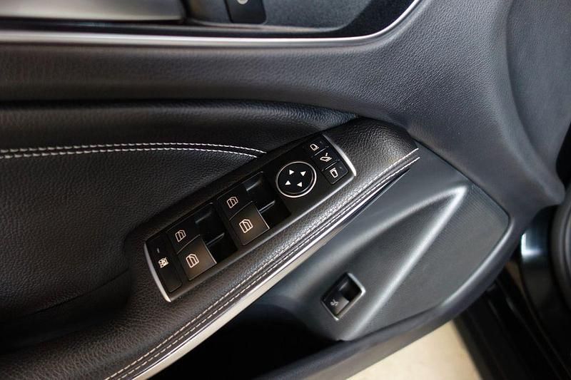 Gebraucht Mercedes GLA180 122 PS (89 kW) 2015 Schwarz SUV