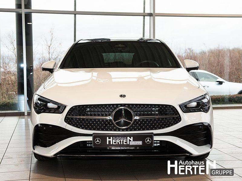 Gebraucht Mercedes CLA200 AMG 150 PS (110 kW) 2024 Unilack polarweiß Limousine