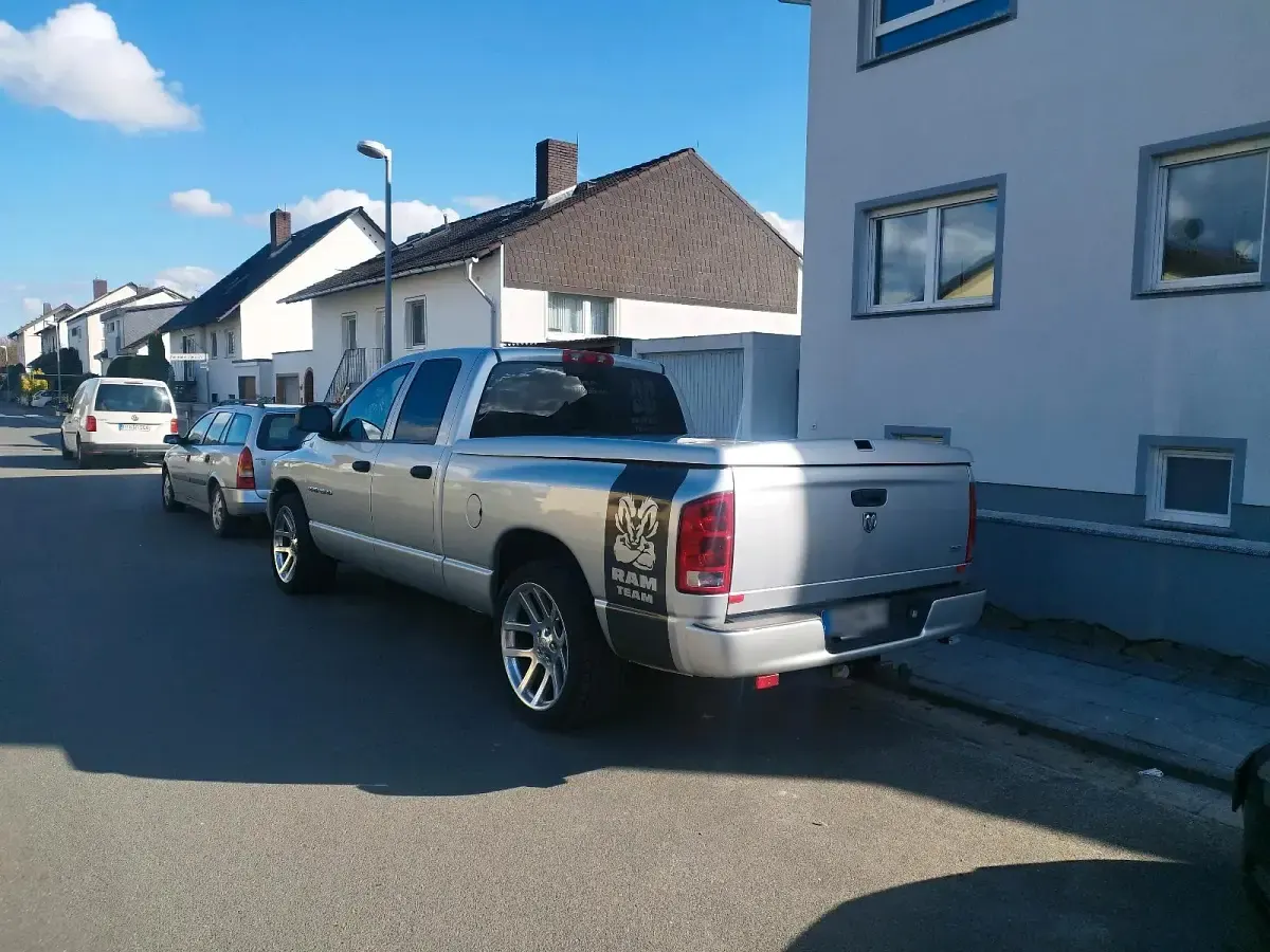 Używany Dodge Ram 349 KM (256 kW) 2005 Srebrny Pickup