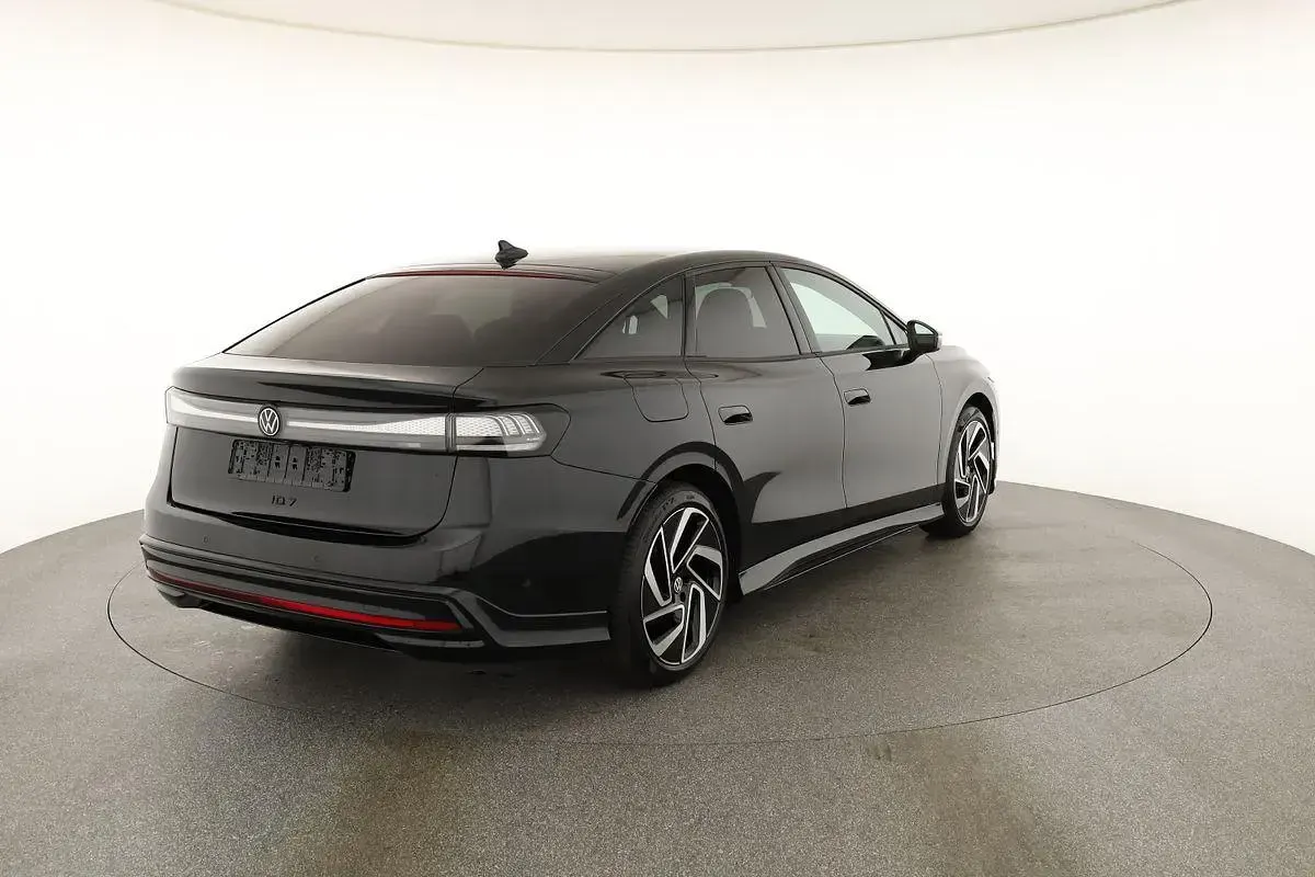 Neu VW ID.7 IQ Drive 210 kW (286 PS) 2026 Grenadillschwarz metallic Limousine