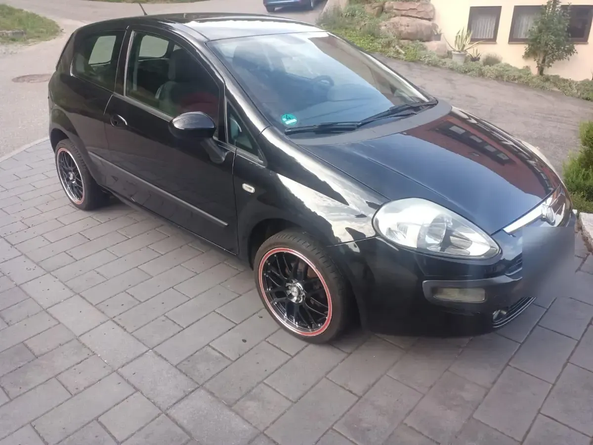 Gebraucht Fiat Punto Evo 77 PS (56 kW) 2011 Schwarz Kleinwagen