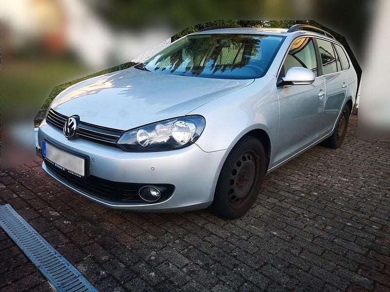 Silber Gebraucht 2011 VW Golf VI Comfortline Kombi | 5.300 € (Fairer Preis) - Bild 1/4
