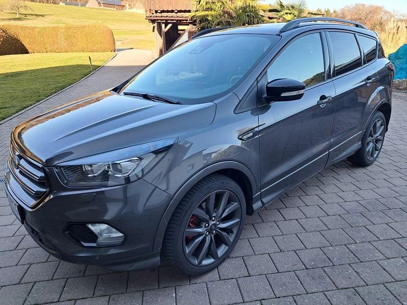 Gebraucht Ford Kuga ST-Line 179 PS (131 kW) 2019 Grau SUV