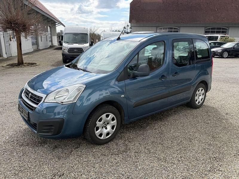 Gebraucht Peugeot Partner Tepee Active 99 PS (72 kW) 2016 Van / Kleinbus