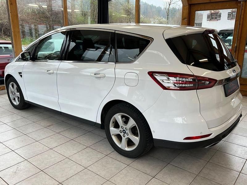 Gebraucht Ford S-MAX Titanium 209 PS (153 kW) 2018 Weiß Van / Kleinbus