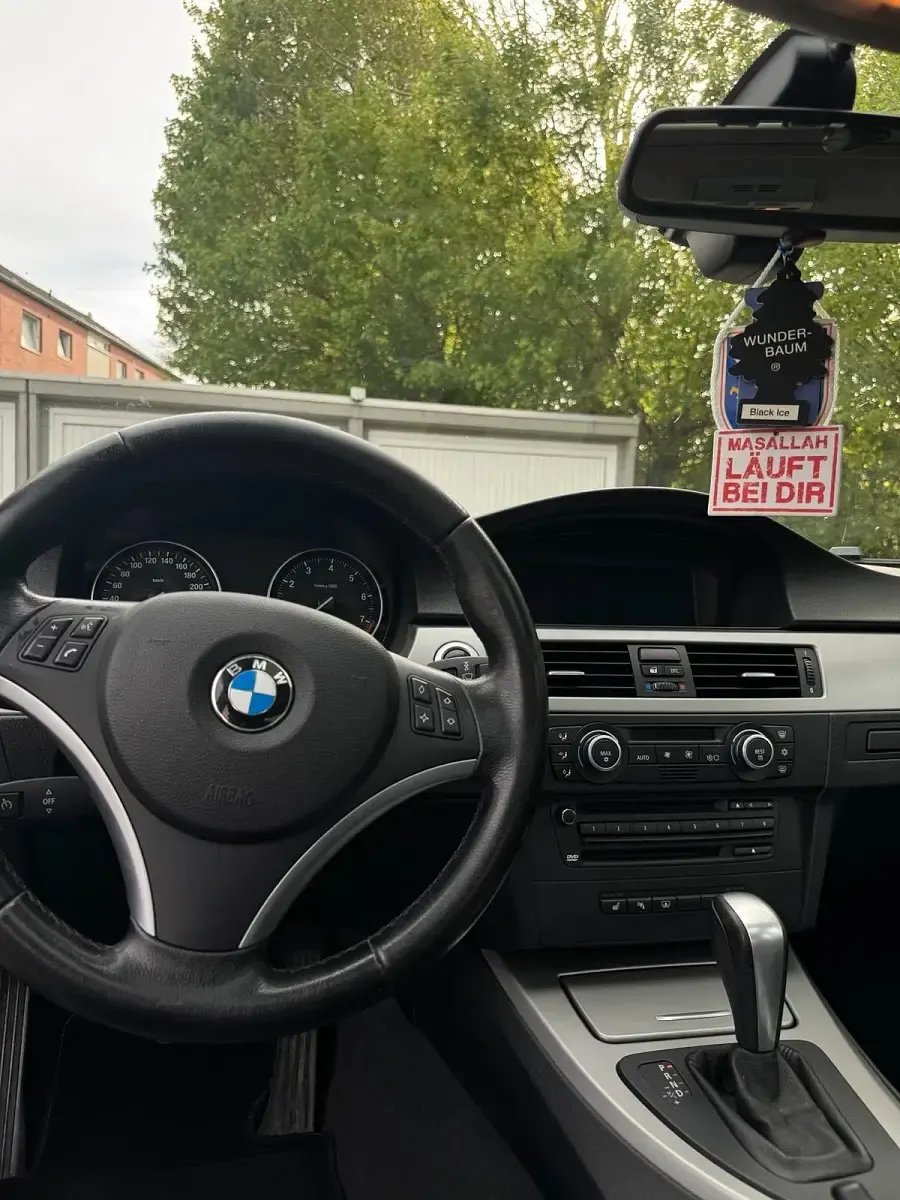 Gebraucht BMW 330 272 PS (200 kW) 2009 Silber Limousine