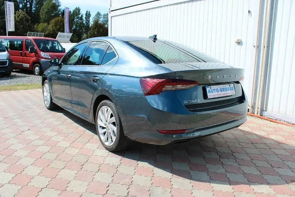 Gebraucht Skoda Octavia Style 150 PS (110 kW) 2022 Grau Limousine