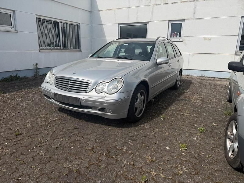 Second-hand Mercedes C220 150 CP (110 kW) 2003 Argintiu Break