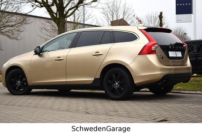 Gebraucht Volvo V60 Summum 330 PS (242 kW) 2011 Gold Kombi