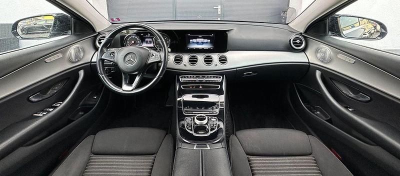 Gebraucht Mercedes E220 194 PS (142 kW) 2018 Schwarz Limousine