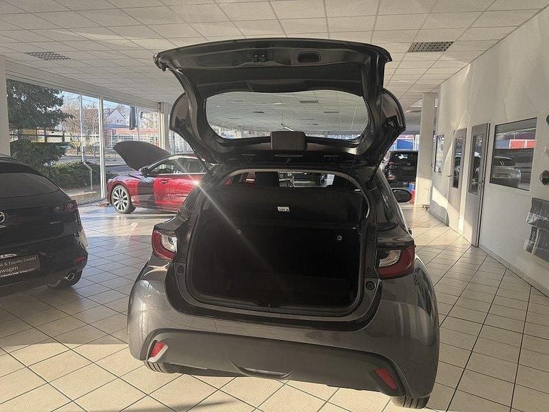 Neu Mazda 2 Prime-Line 116 PS (85 kW) 2025 Grau Limousine