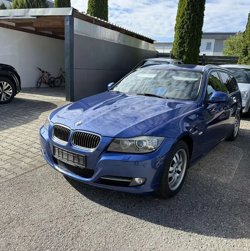 Używany BMW 318 143 KM (105 kW) 2010 Niebieski Kombi
