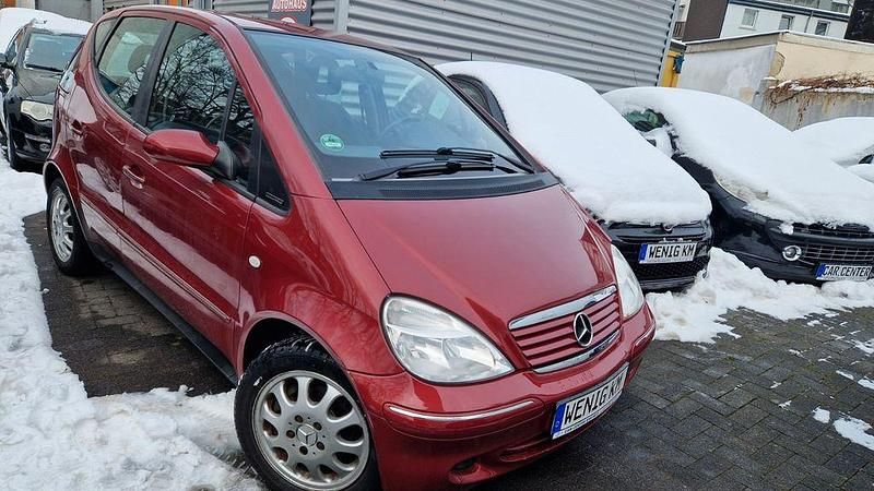 Gebraucht Mercedes A160 Elegance 102 PS (75 kW) 2001 Rot Van / Kleinbus